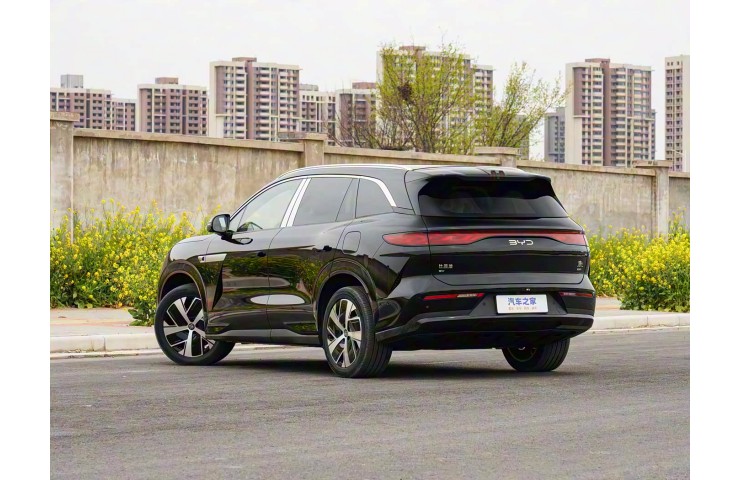 BYD Tang L 670km Base