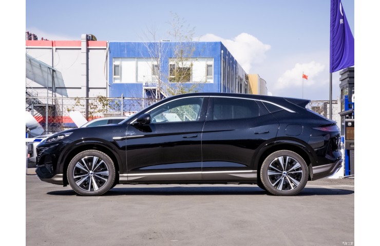 DENZA N7 550 km 71.8 kWh BASA 2WD