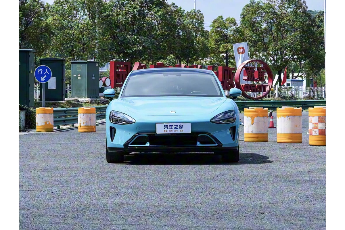 Xiaomi SU7 Base