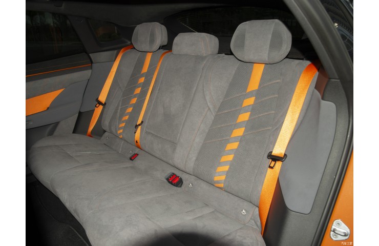 ZEEKR OO1 YOU 100 kWt 4WD Z-SPORT 