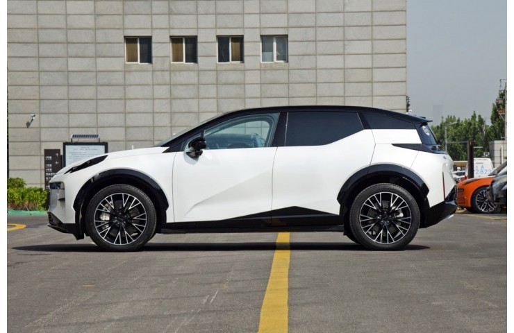 ZEEKR X 4 seat AWD 