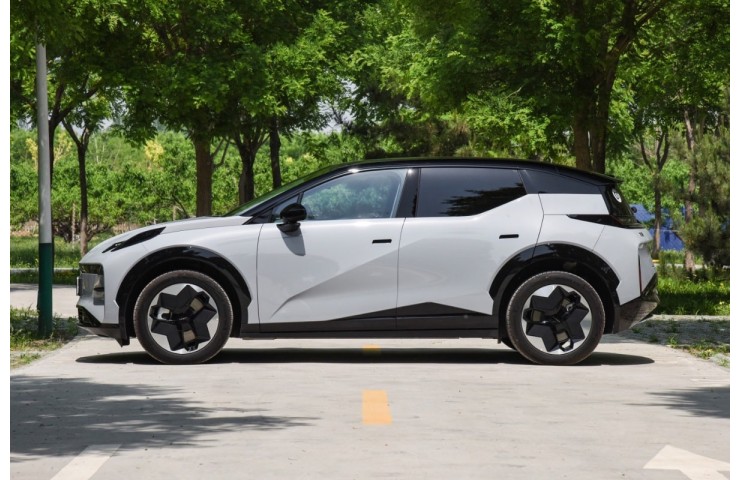 ZEEKR X 5 seat AWD 