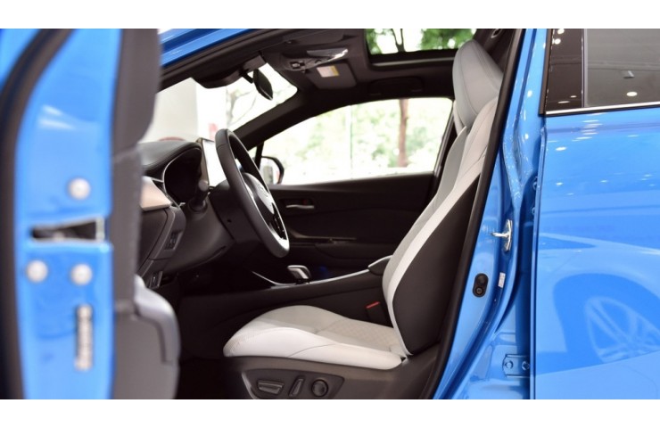 TOYOTA C-HR EV Middle Version