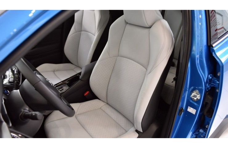 TOYOTA C-HR EV Middle Version