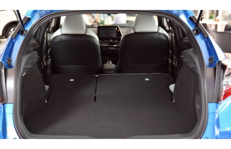 TOYOTA C-HR EV Middle Version