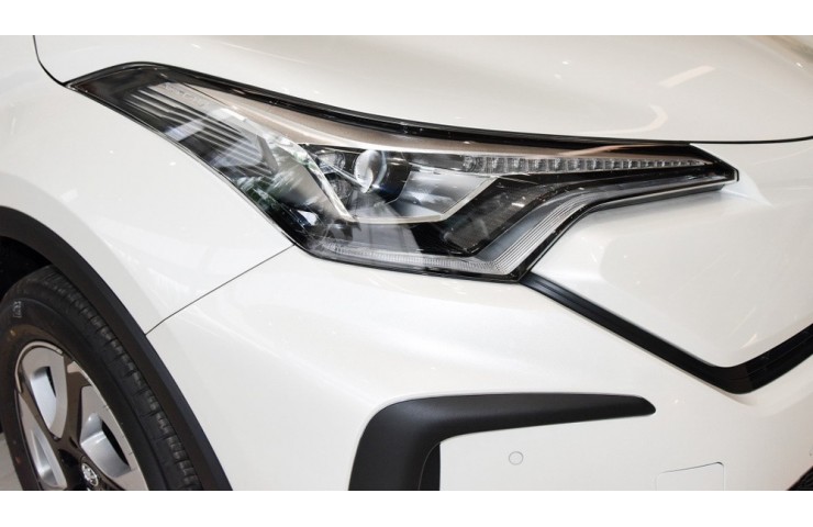 TOYOTA C-HR EV Middle Version