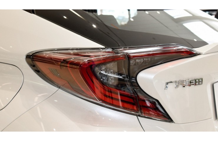 TOYOTA C-HR EV Middle Version