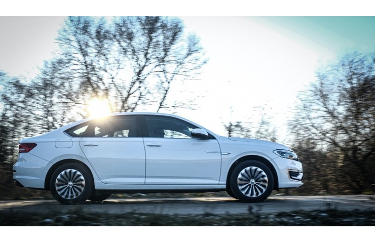 VOLKSWAGEN E-LAVIDA TOP