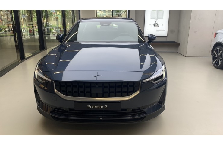 Polestar 2 Launch Edition Perfomance 
